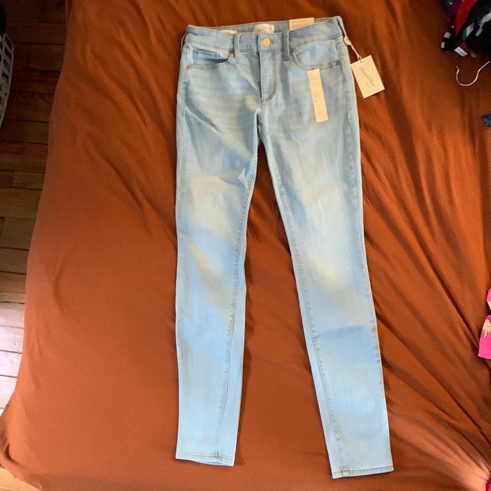 Universal Thread Mid-Rise Skinny Jeans, Size 6/28L, light denim wash